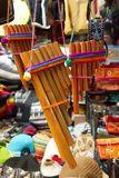 Venta de artesanas en el mercado de Chivay