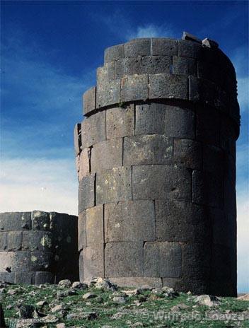 Chulpas de Sillustani en el Altiplano