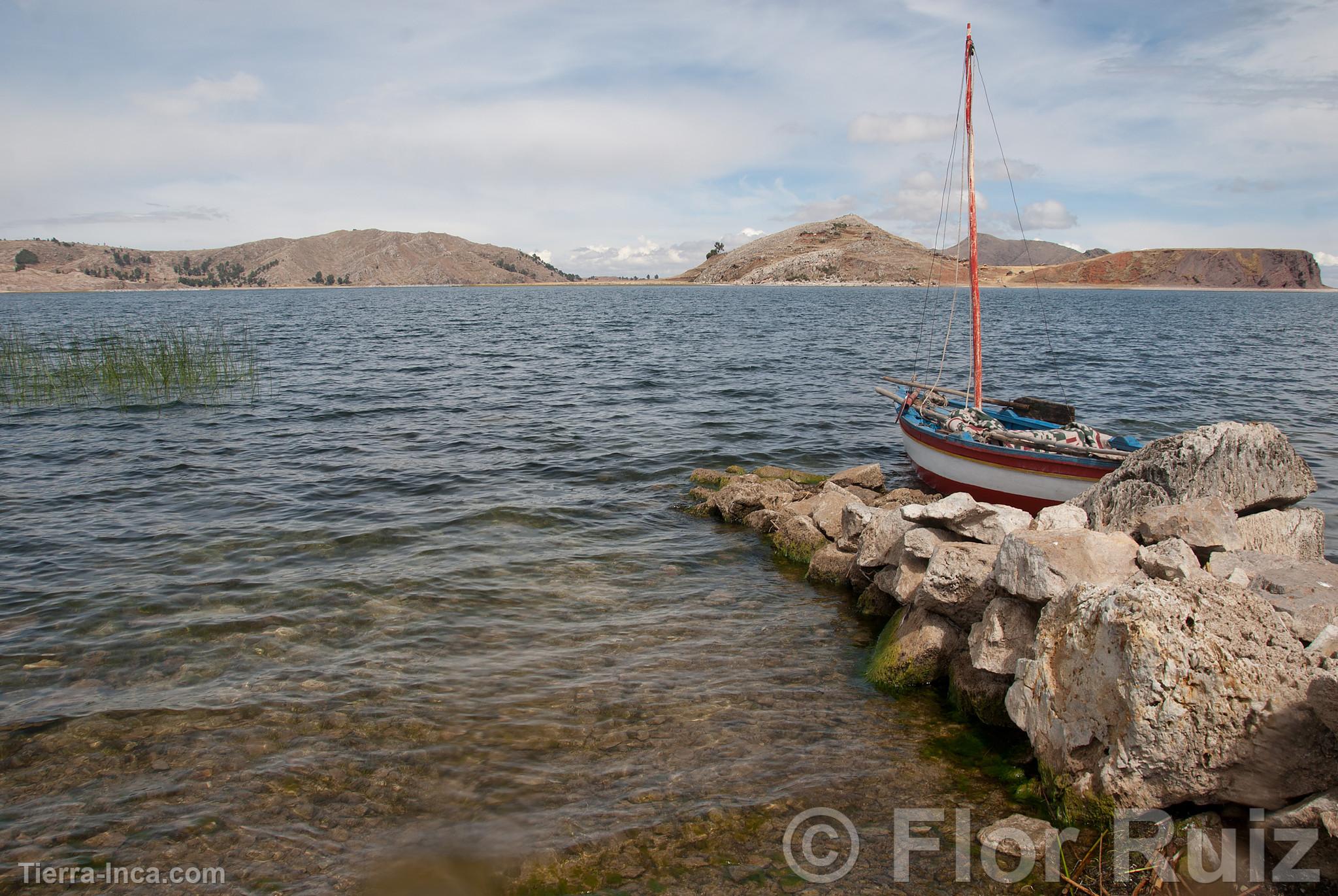 Isla Tikonata en el Lago Titicaca