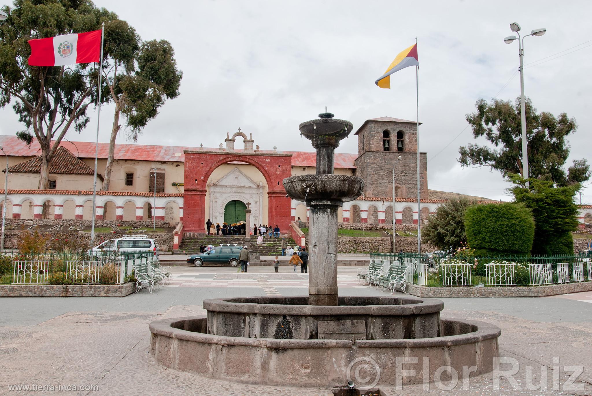 Plaza e Iglesia Nuestra Seora de la Asuncin en Chucuito