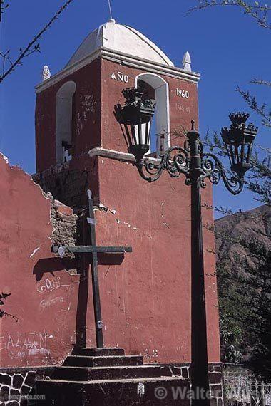 Templo colonial en el poblado de Yacango