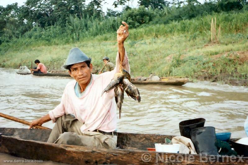 Pescador en el río Ucayali