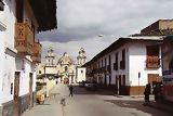 Calle e Iglesia de Cajamarca