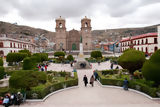 Plaza y Catedral de Puno