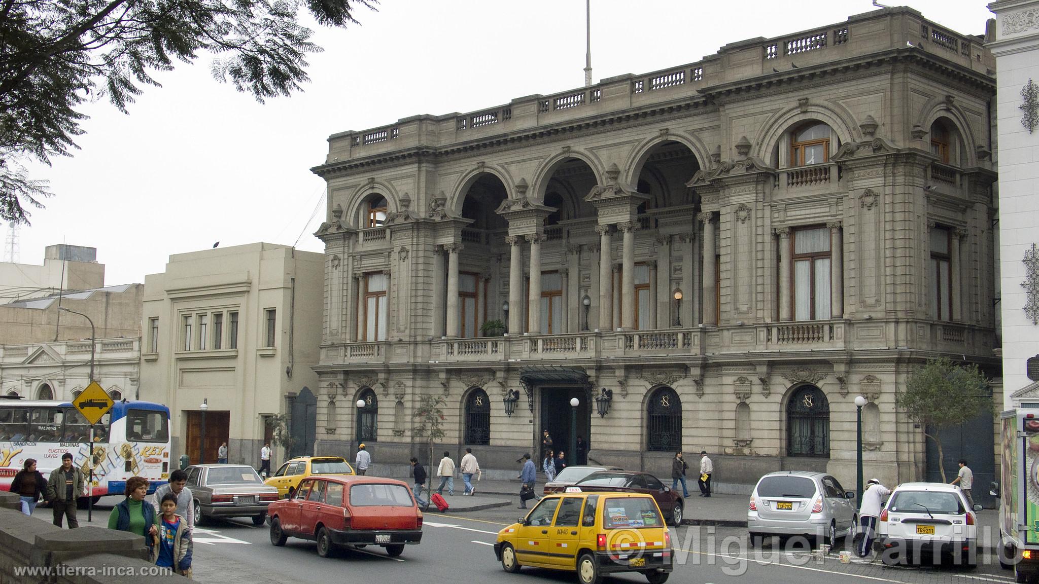 File:2017 Lima - Club Nacional en la Plaza San Martín.jpg - Wikipedia