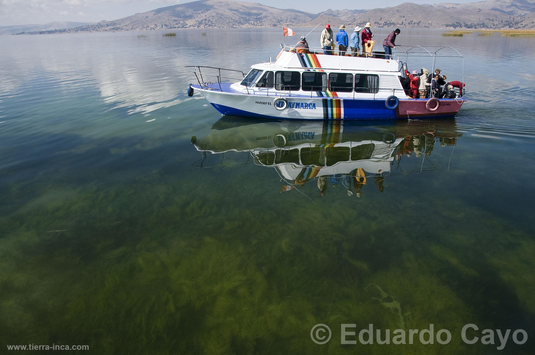Turistas en el Lago Titicaca