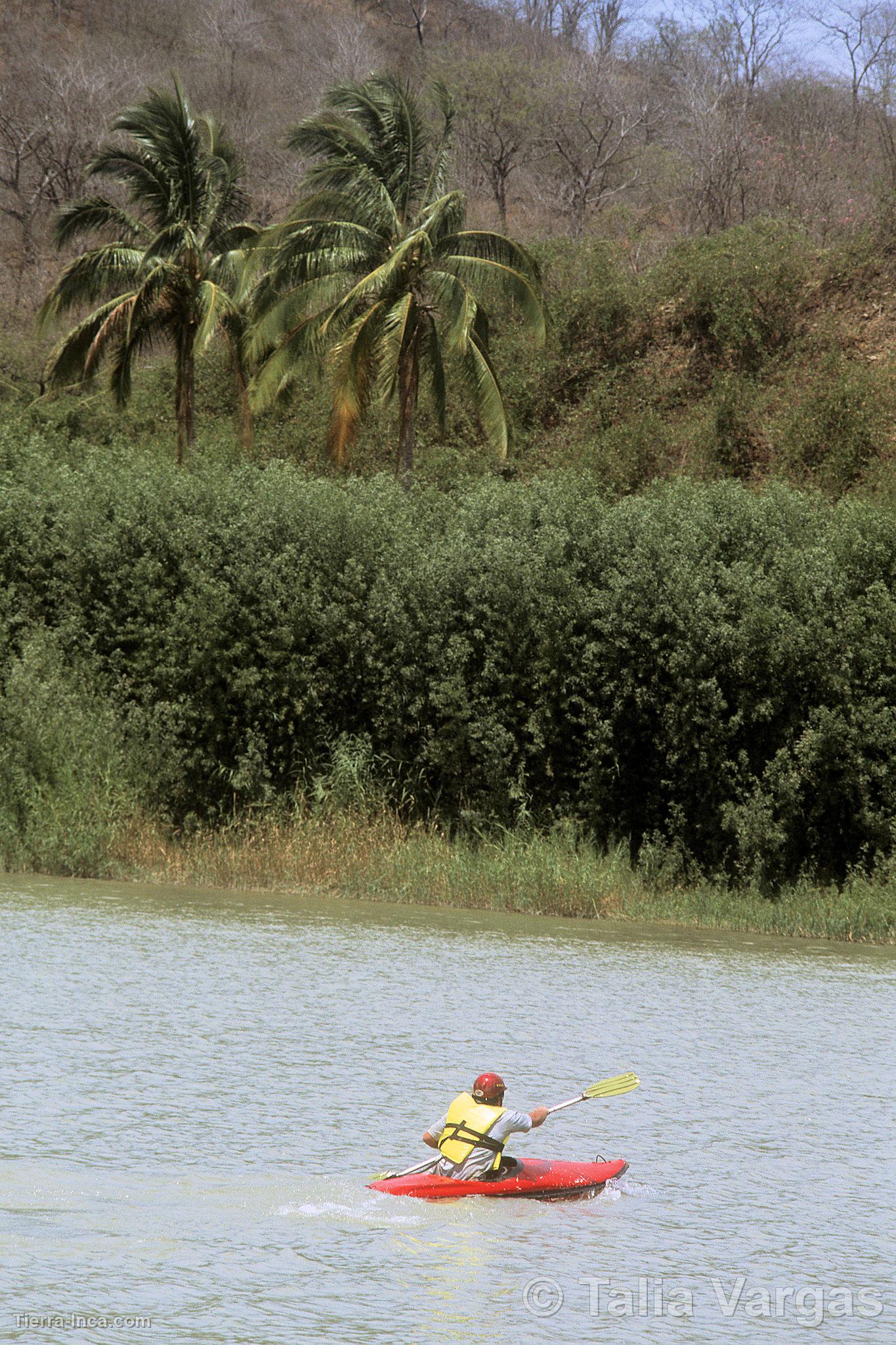 Kayac en el Rio Tumbes