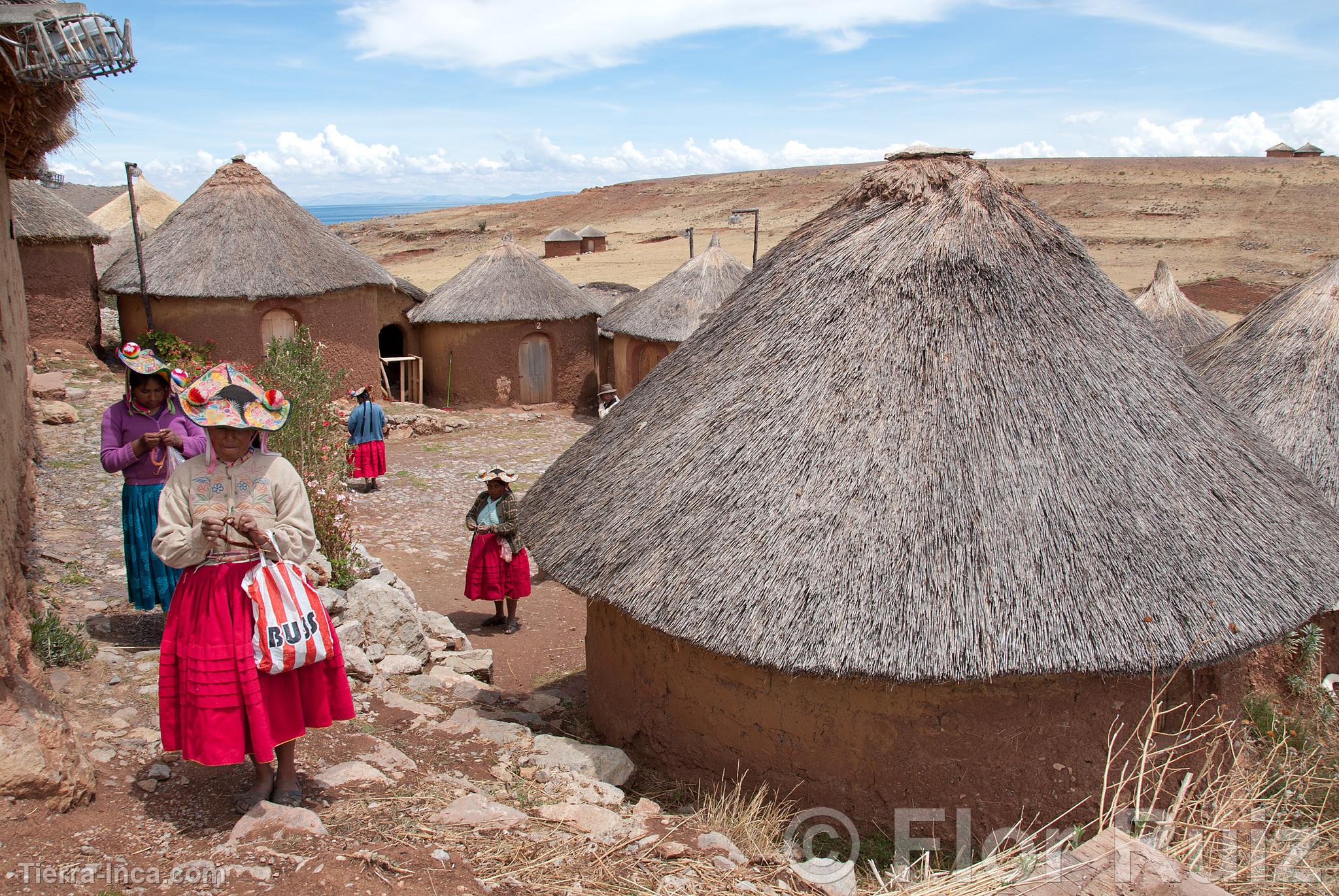 Isla Tikonata en el Lago Titicaca