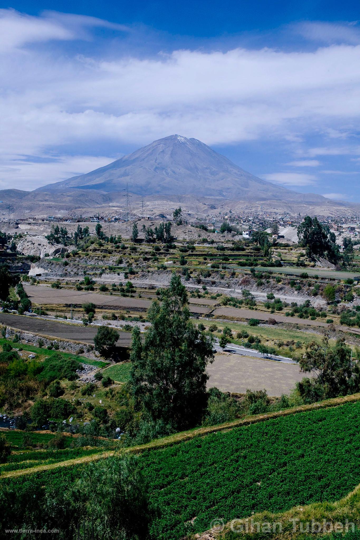 Volcn Misti y campia de Arequipa