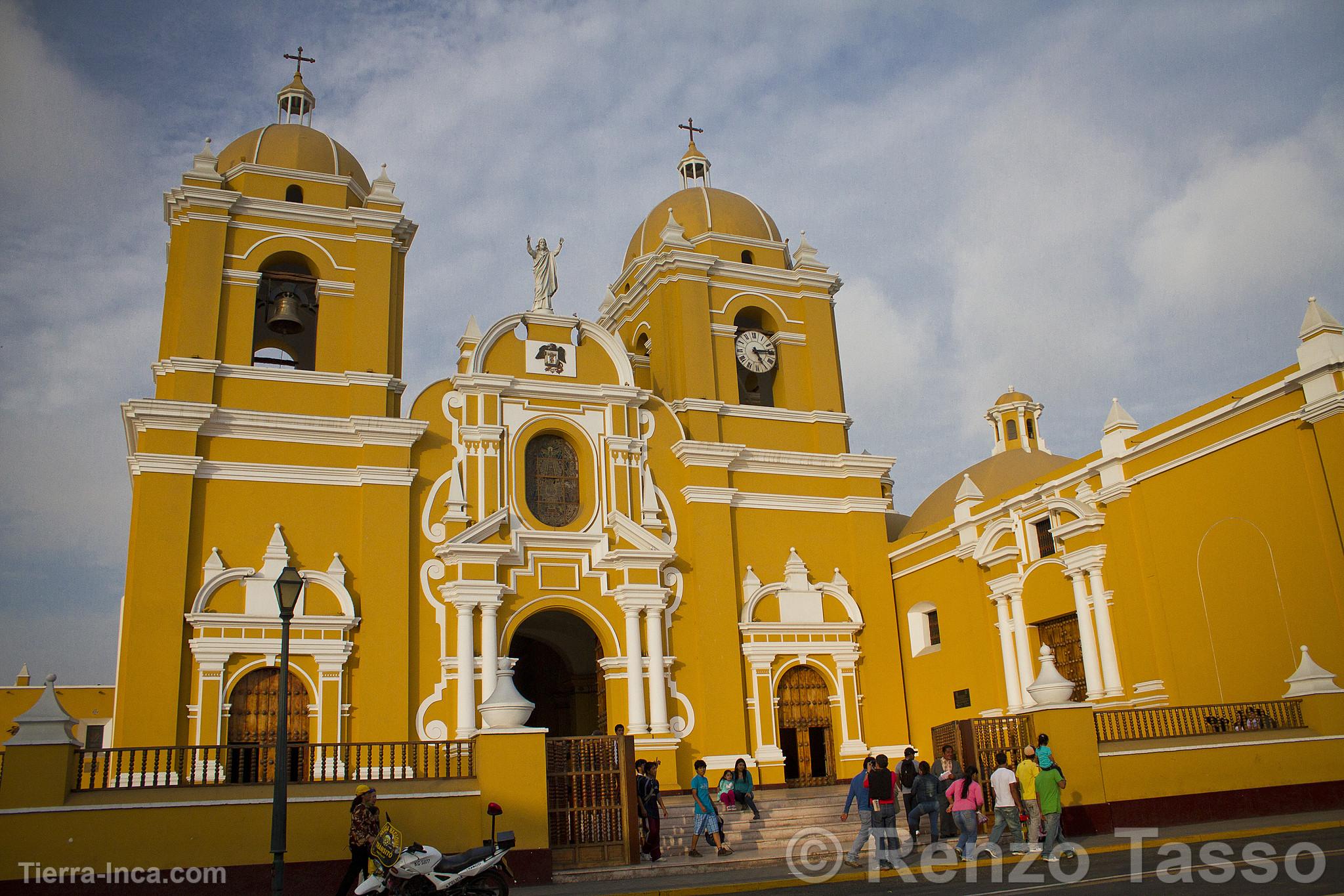 Plaza de Armas, Trujillo