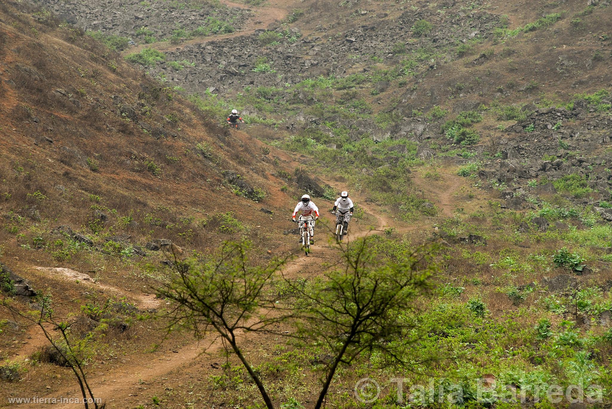 Ciclismo en las Lomas de Lcumo