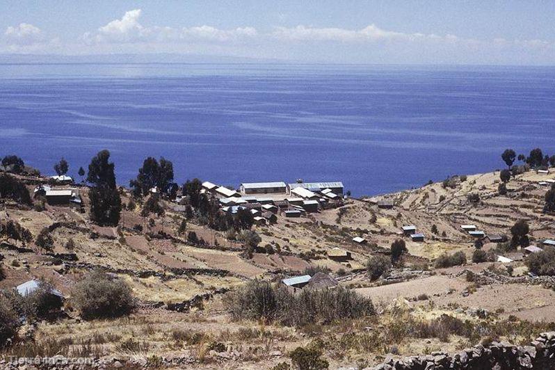 Vista panormica de la isla Taquile