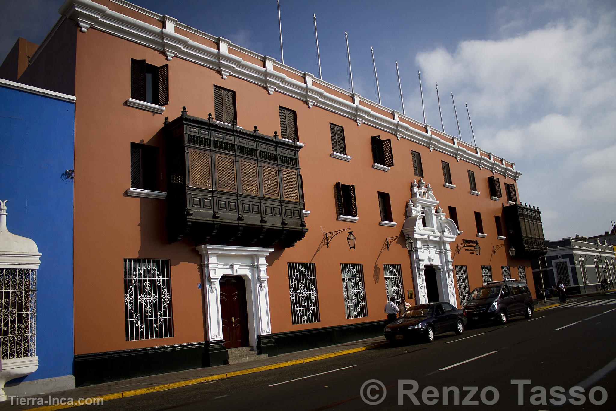 Plaza de Armas, Trujillo