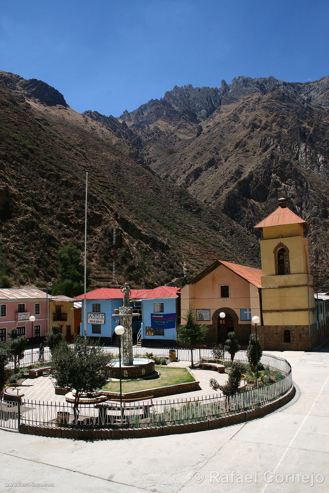 Plaza de Armas de Alis