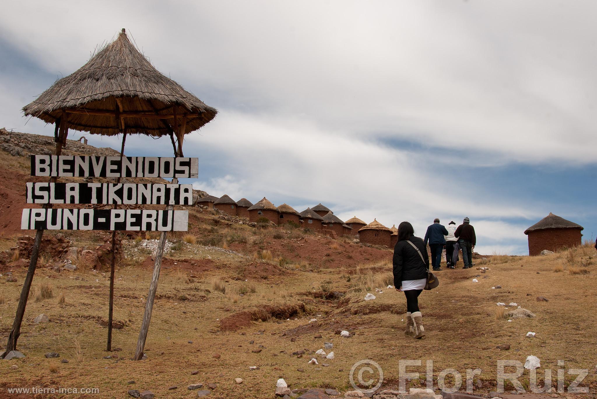 Isla Tikonata en el Lago Titicaca