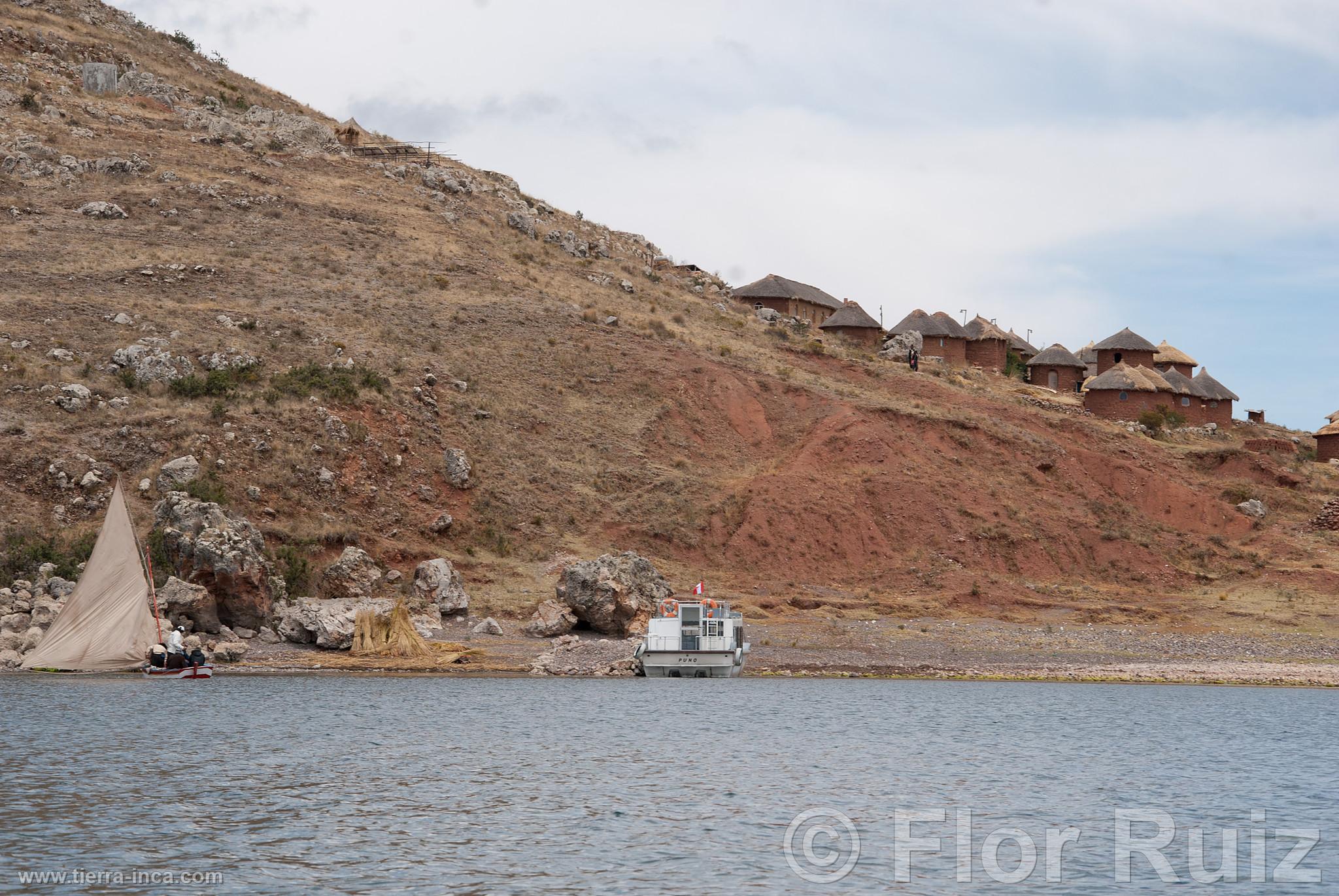 Isla Tikonata en el Lago Titicaca