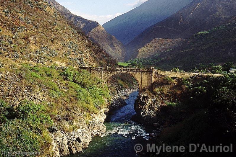 Puente sobre el ro Pachachaca, Apurmac