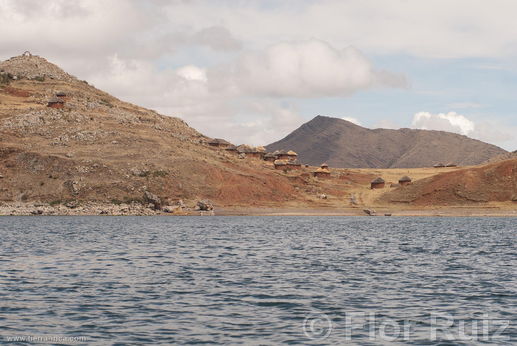 Isla Tikonata en el Lago Titicaca