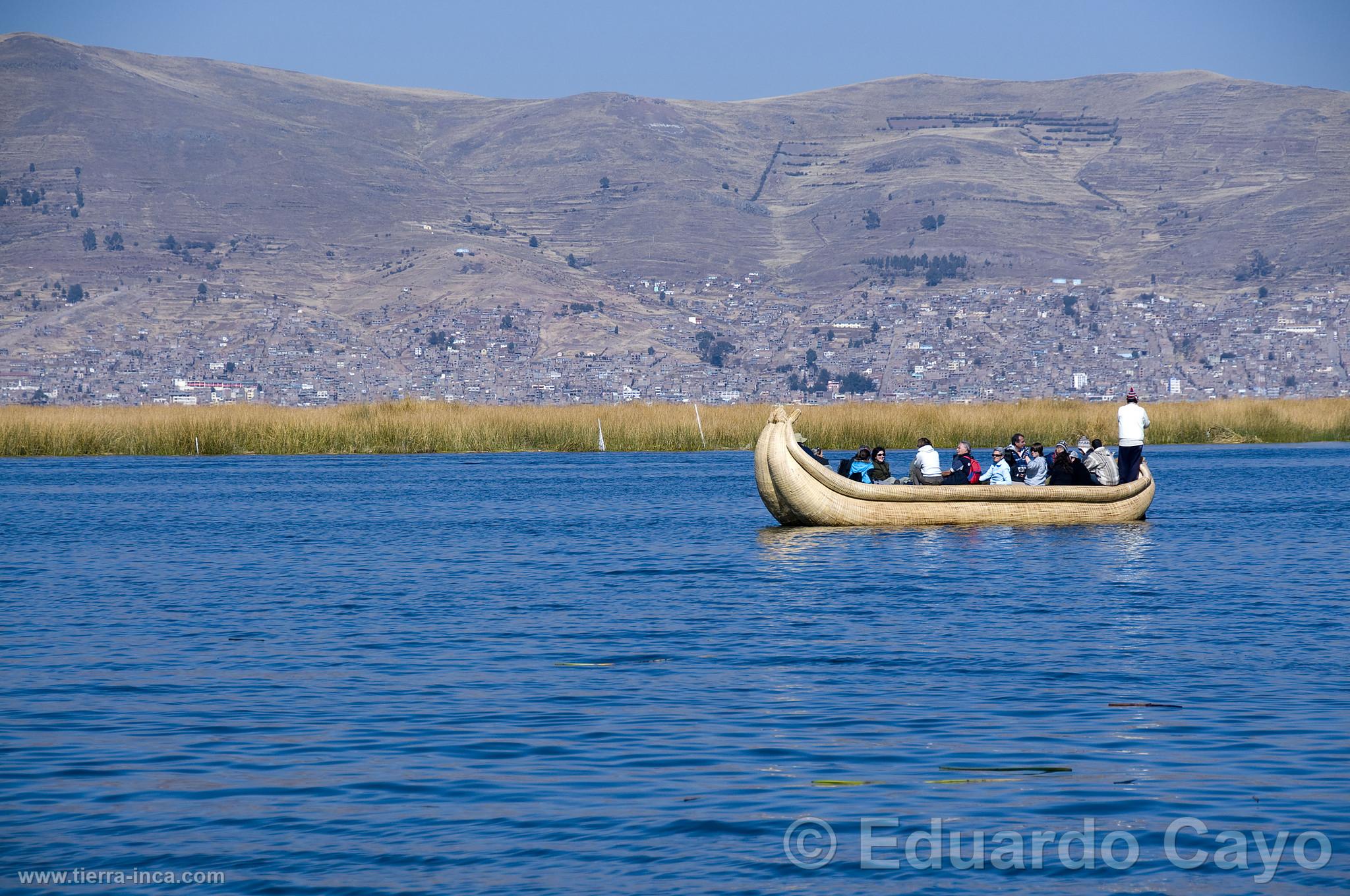 Turistas en el Lago Titicaca