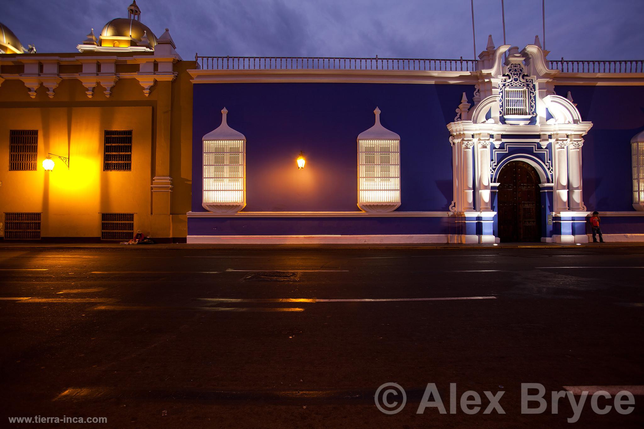 Plaza de Armas, Trujillo