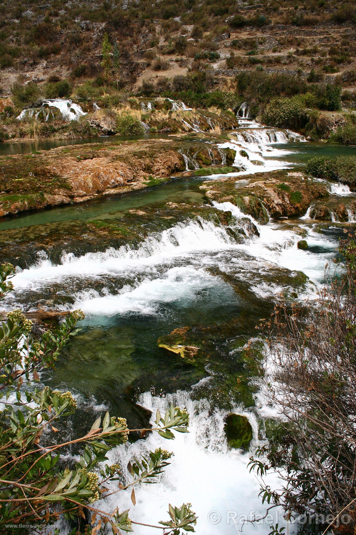 Cadas de agua en Huancaya