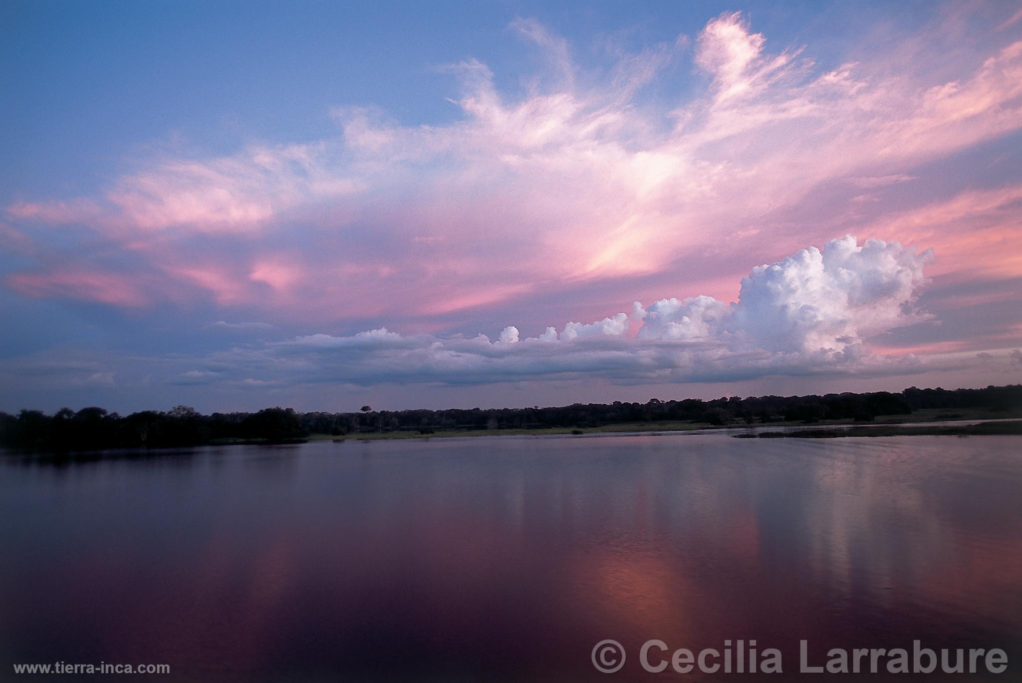 Atardecer en el Ro Samiria