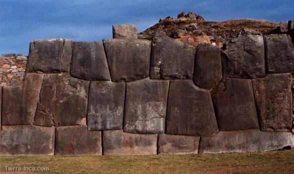 Muros incas, Sacsayhuaman