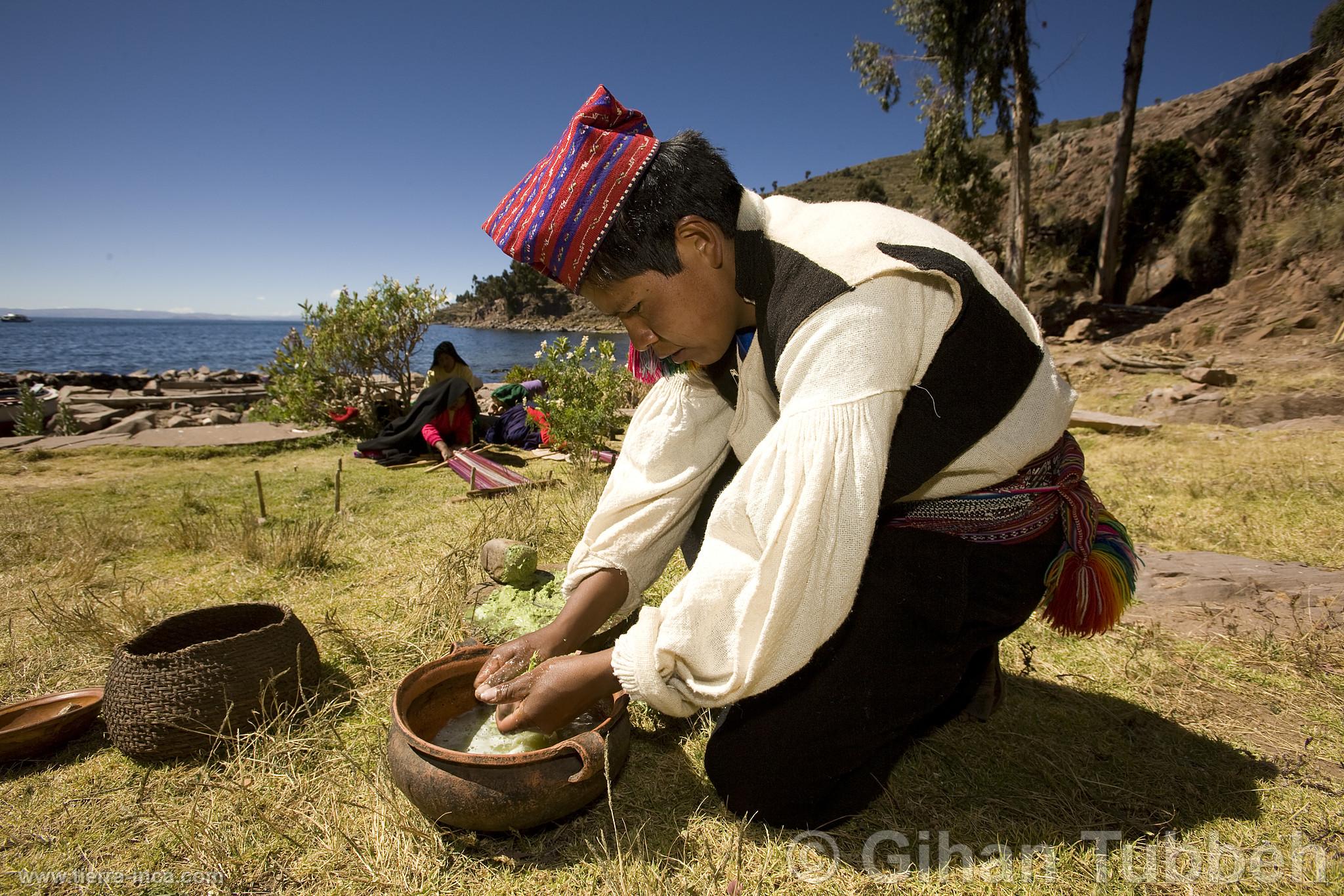 Pobladores de la Isla Taquile