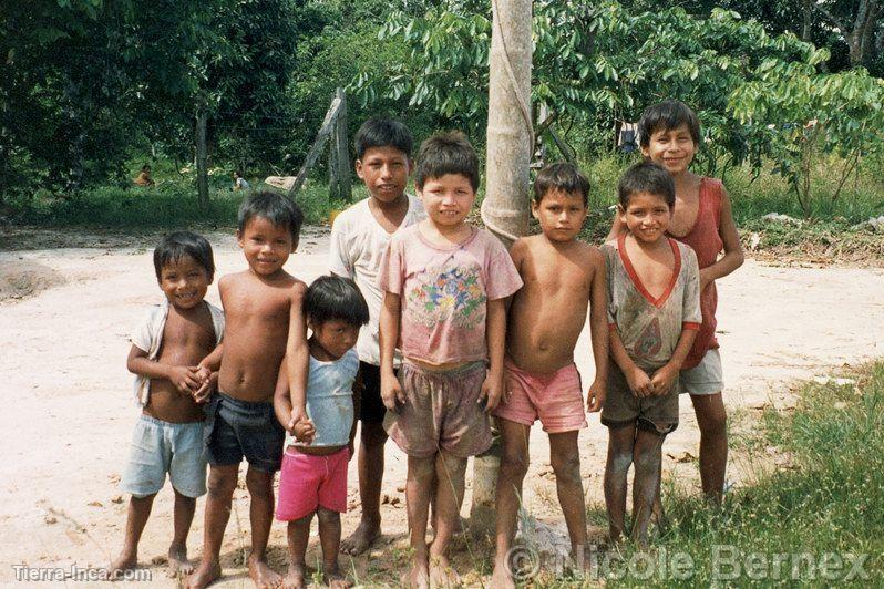 Niños en Quistococha