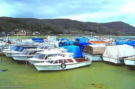 Bote en el lago, Puno