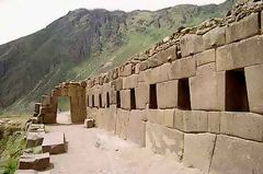 Portada en Ollantaytambo