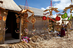 Artesanas en las Islas de los Uros