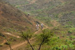 Ciclismo en las Lomas de Lcumo