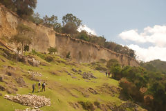 Turistas en la Fortaleza de Kulap