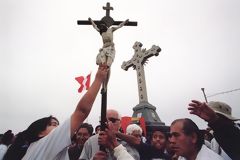 Peregrinacin de la cruz al cerro San Cristobal, Lima