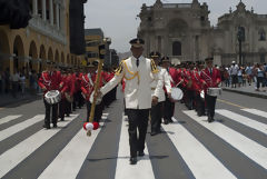 Desfile de la Banda de Msica de la Polica Nacional en la Plaza de Armas