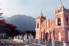 Iglesia en Lunahuan, Caete